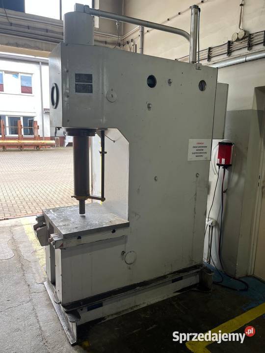 Prasa hydrauliczna P 6328 Lubicz Górny