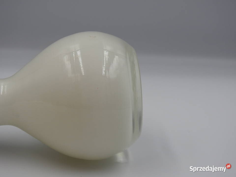 Szklany biały wazonik w stylu prosty w formie Porcelana i szkło Inowrocław