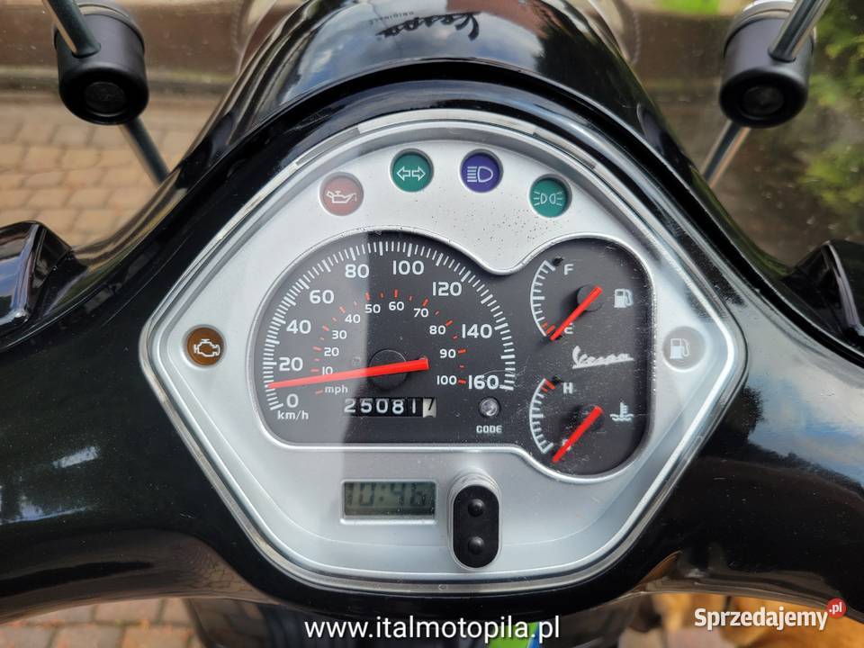 PIAGGIO VESPA GTS SUPER 300i 08r italmotopila wielkopolskie Piła