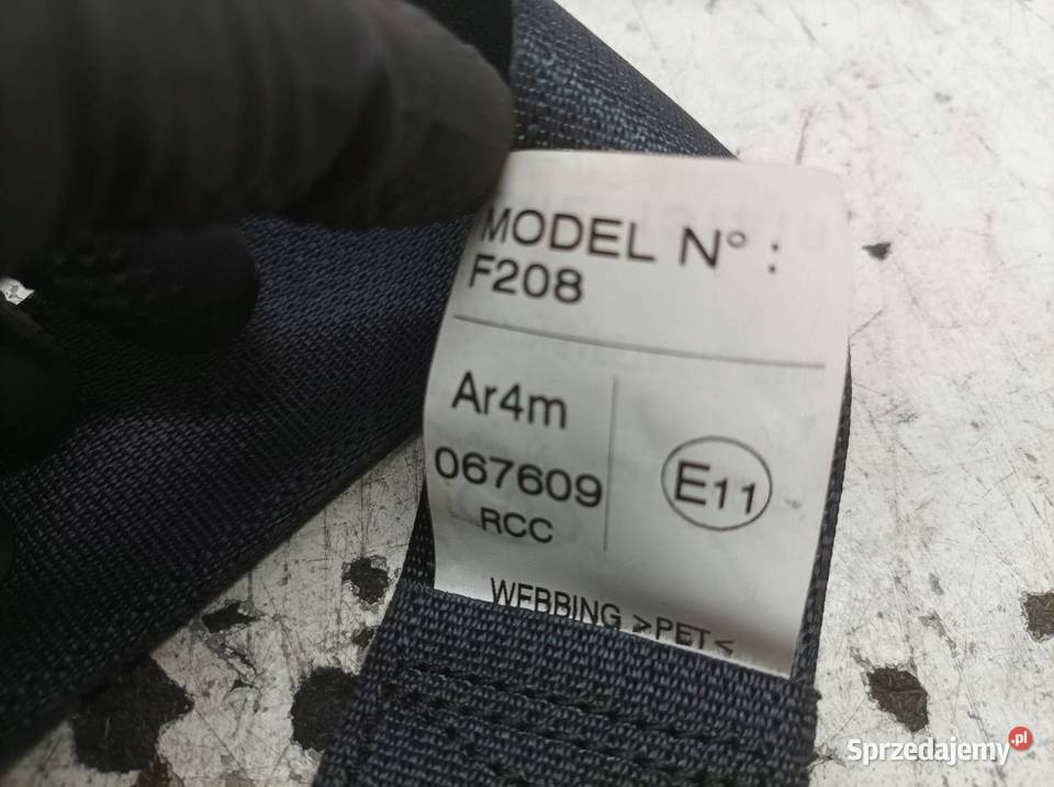 PAS BEZPIECZEŃSTWA ŚRODKOWY TYŁ KANAPY E16 E17 świętokrzyskie