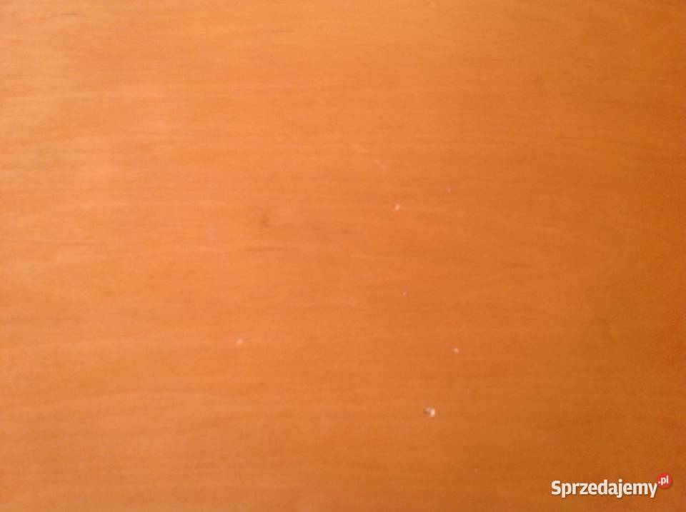 Elegancka komoda oszklona witryna z drzewa