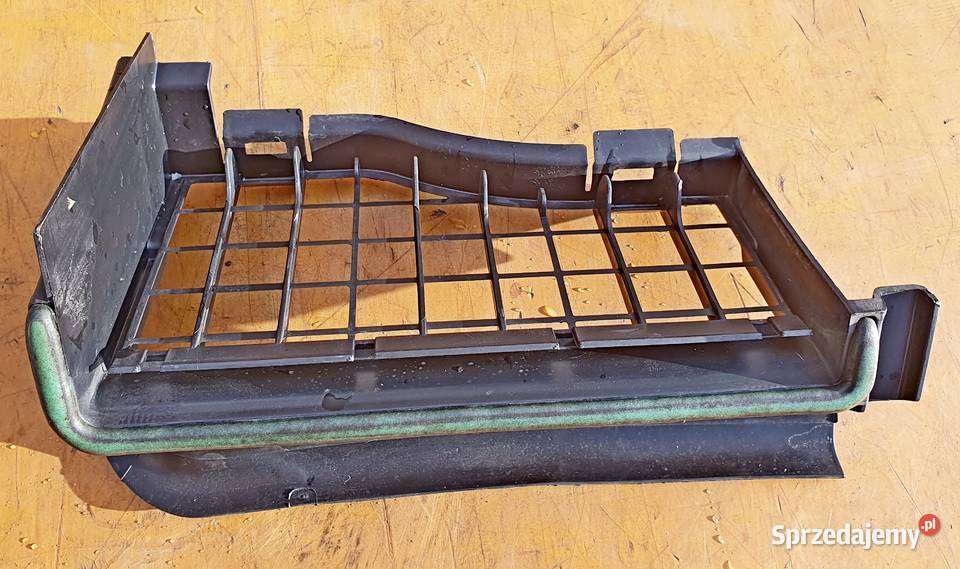 Mercedes W117 W176 Wlot powietrza kratka Radom