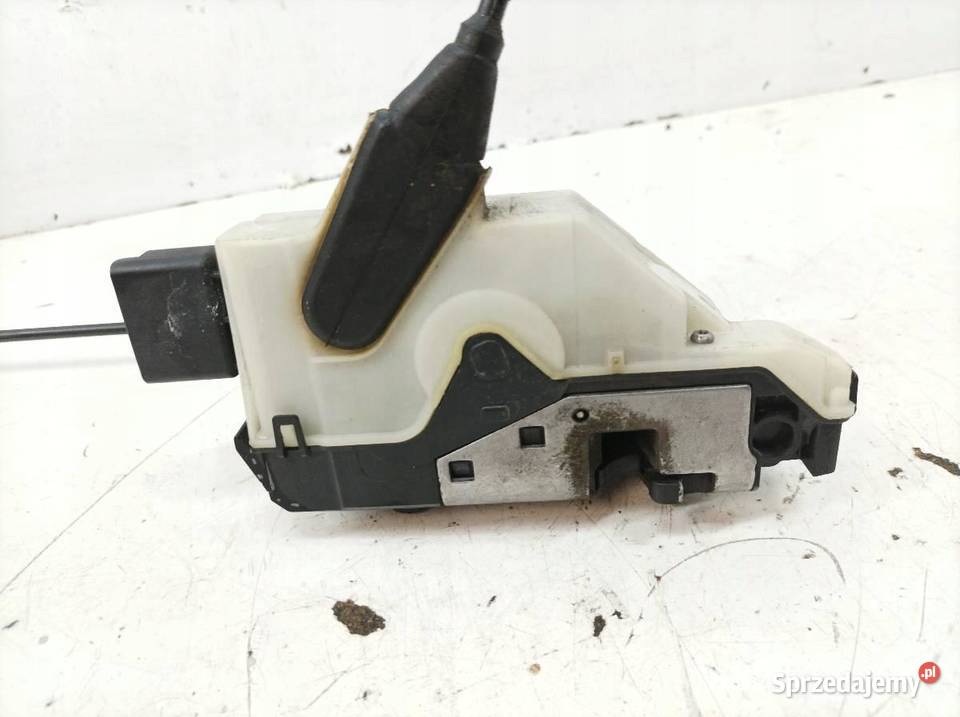 ZAMEK DRZWI PRAWY PRZÓD Peugeot 208 I 2012