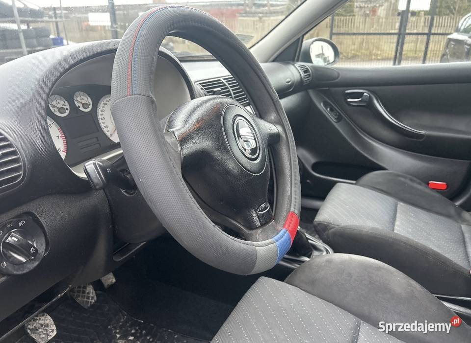 Seat Leon 16 101 2006 benzyna Pińczów