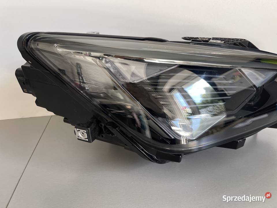CUPRA FORMENTOR LIFT PRAWA LAMPA FULL LED Ostroróg
