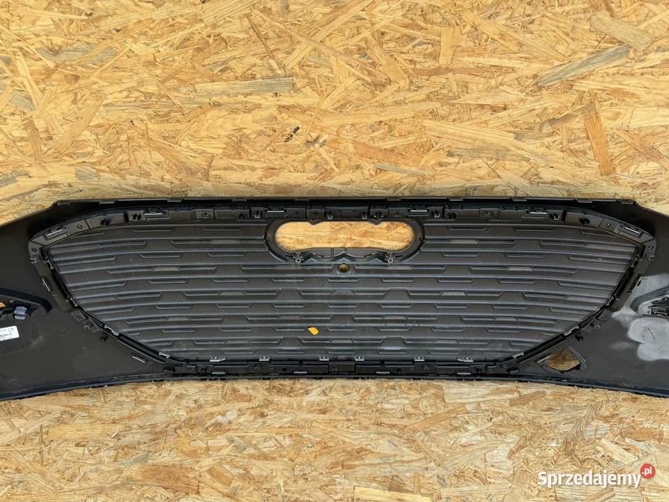 Zderzak przód ramka atrapy grill audi q4 etron Sieraków
