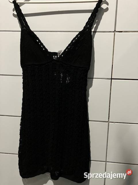 czarna sukienka o wyglądzie szydełkowej robótki Toruń sprzedam