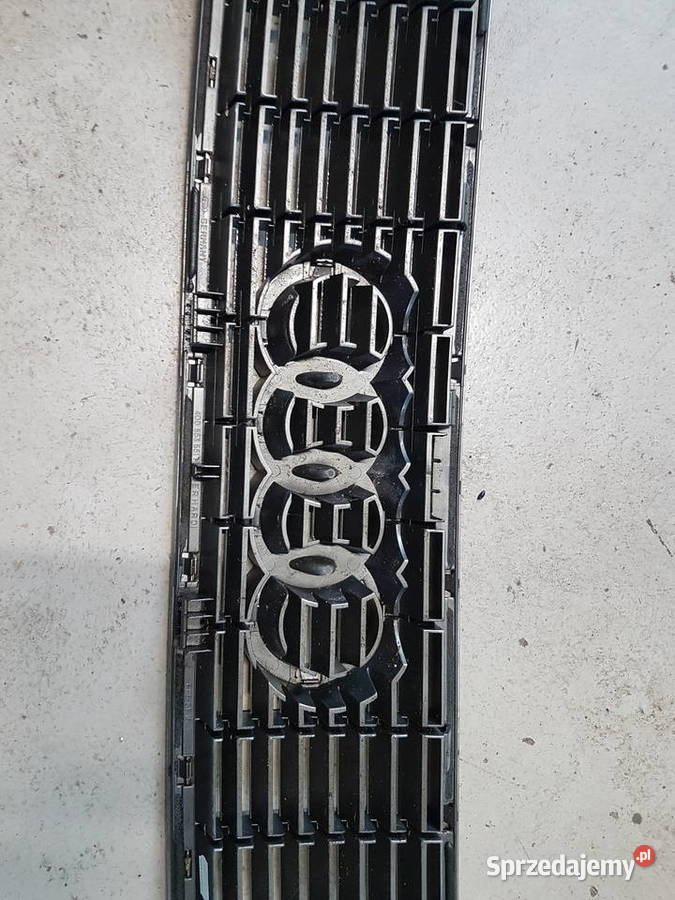AUDI A8 D2 GRILL ATRAPA 4D0853651M