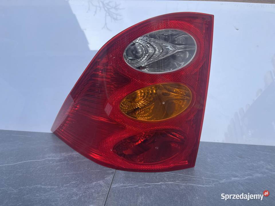 PEUGEOT 1007 PRAWA LAMPA TYŁ Lampy tylne Ostroróg sprzedam