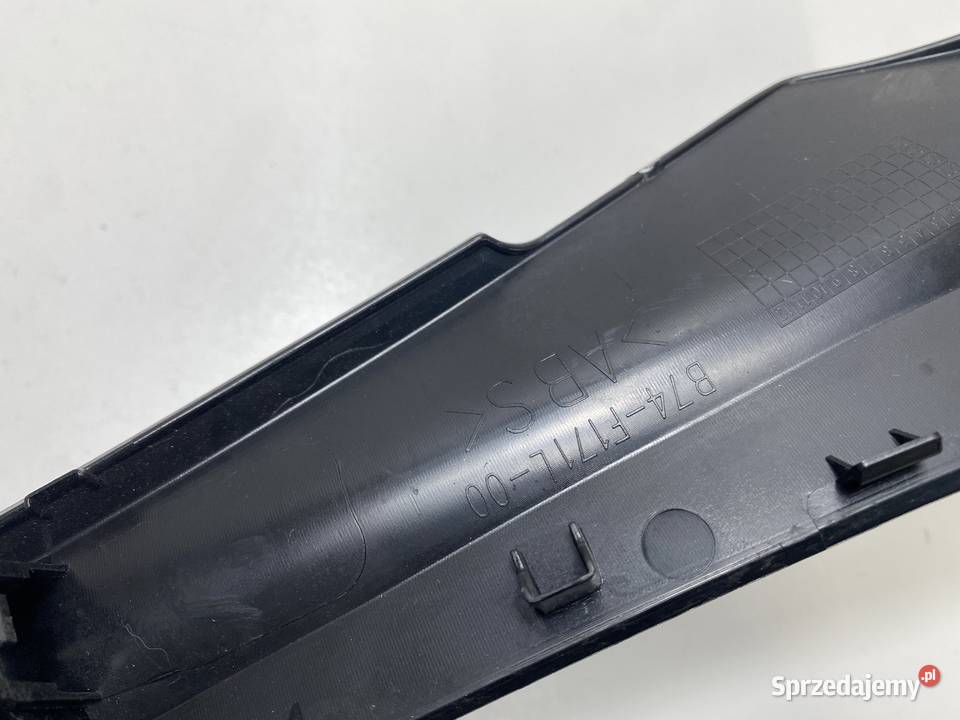 YAMAHA X XMAX 1823 PŁUG LISTWA LEWA B74F171L00