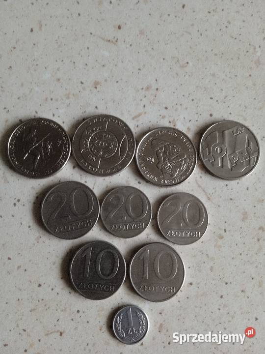 W komplecie stare polskie monety kolekcjonerskie.