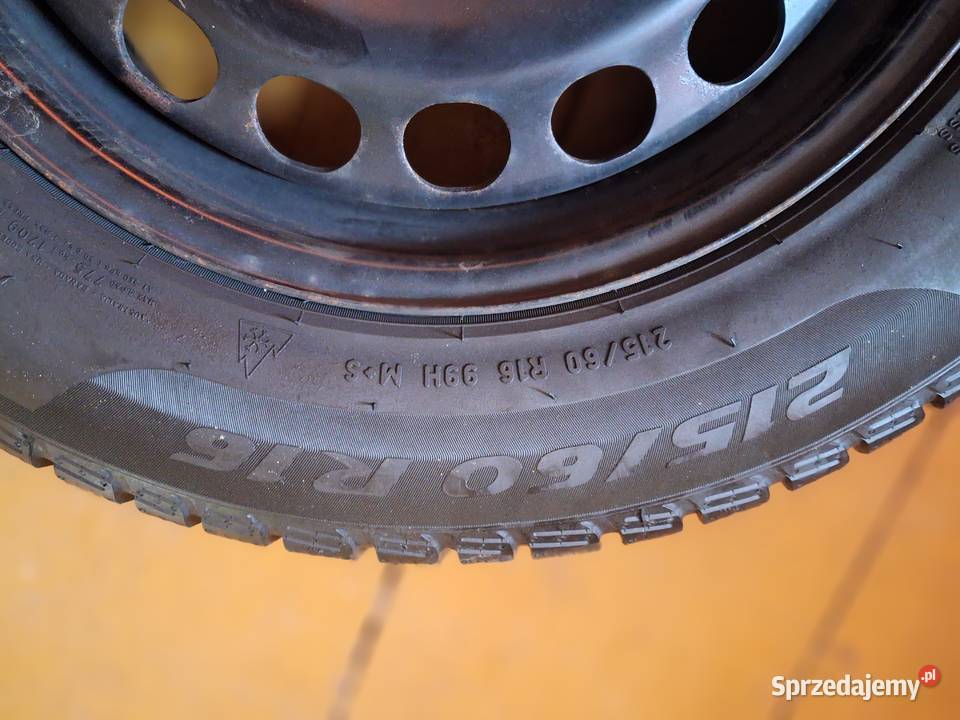 Opony zimowe Pirelli Sottozero 3 21560 R16