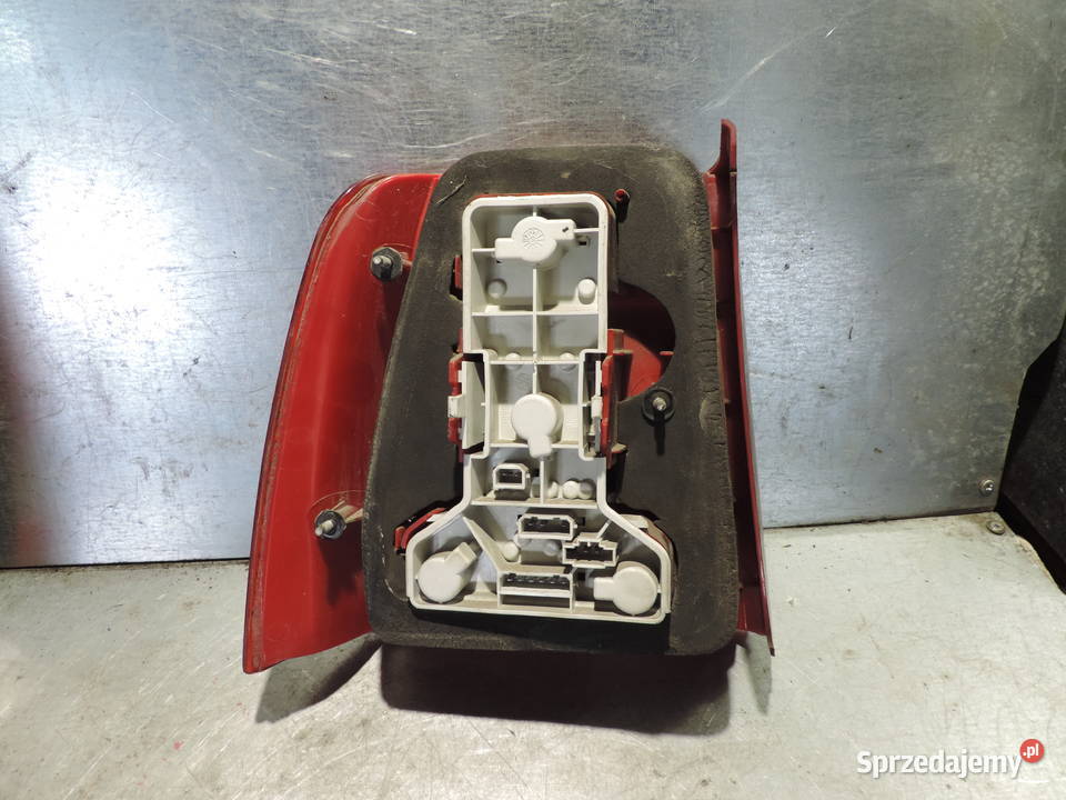 VW PASSAT B5 SEDAN LAMPA PRAWY TYŁ Nowy Sącz