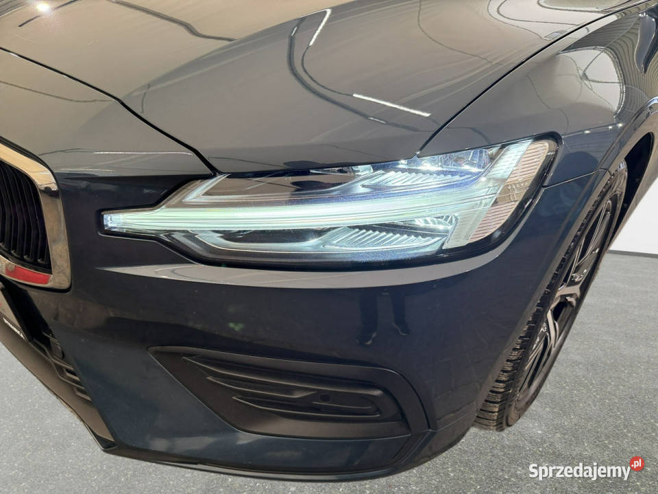 Volvo V60 VAT 23 Core 20 B3 163 automat 2023 r Myślenice