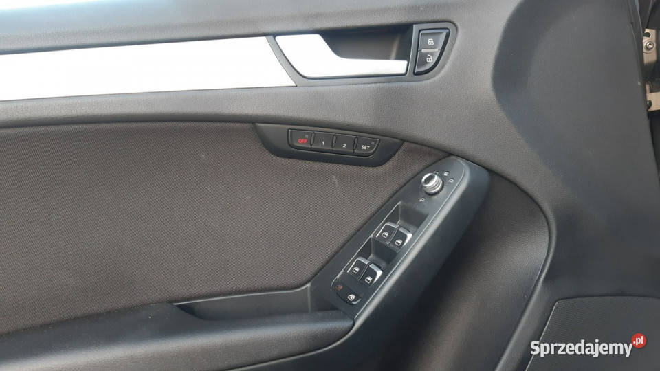 Audi A4 Audi A4 20 TFSI E85 Ambiente B8 20072015 relingi dachowe małopolskie