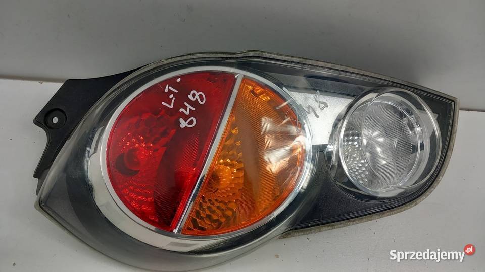 CHEVROLET SPARK III M300 LAMPA TYŁ LEWA osobowe Światła stop Zbierkowo sprzedam