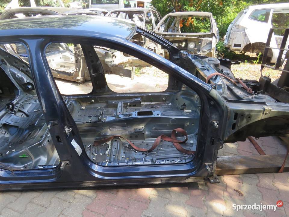 PRÓG SŁUPEK PRAWY BOK SEDAN LH5X PASSAT B8 osobowe sprzedam
