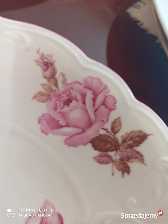 Patera z bordowymi różami Roschutzer
W kolorze Gdańsk sprzedam