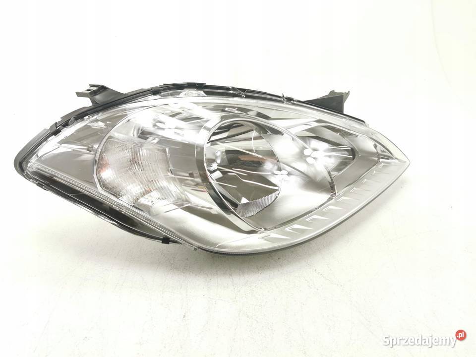 LAMPA PRAWY PRZÓD MERCEDES AKLASA W169 0412
