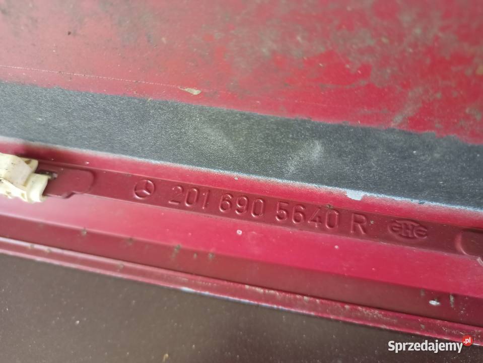 Mercedes 190 W201 listwa drzwi przednich prawa
