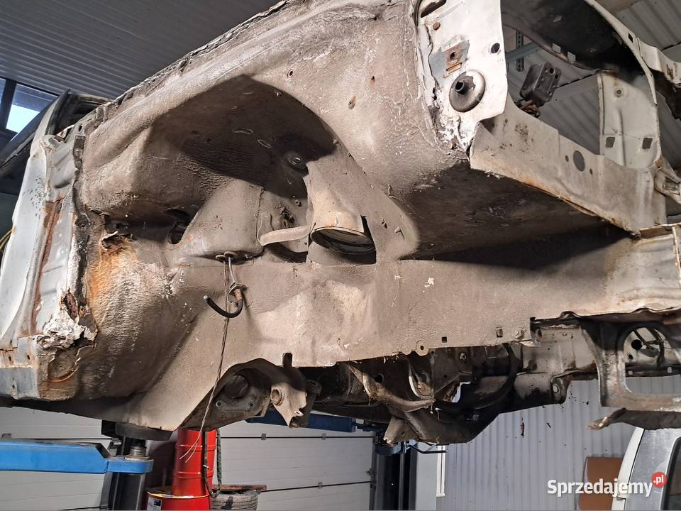 BŁOTNIK TYLNY PAS PRZEDNI PODŁOGA MERCEDES W123 Cieszyn