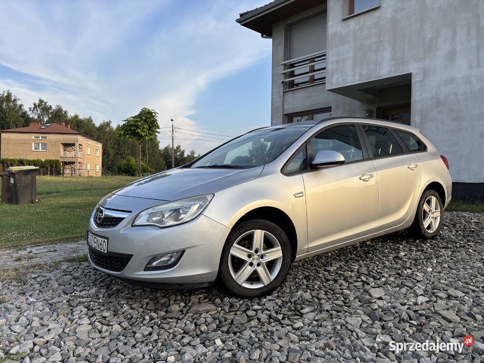 Opel Astra J Sports Tourer 14 Turbo 120 2011 120KM Jastrzębie-Zdrój