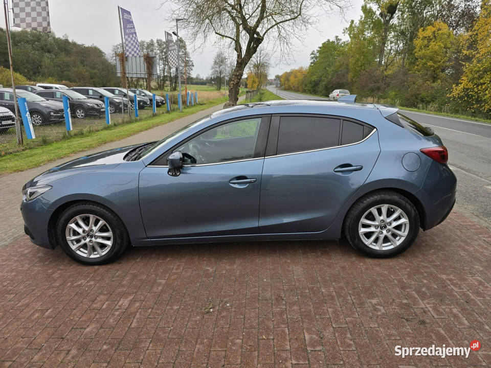 Mazda 3 Mazda 3 15 benzynka z niskim przebiegiem światła przeciwmgielne