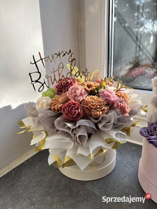 Bukiety Flower box zestaw ze wstążek i mydełek Kikół