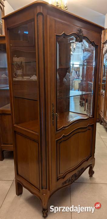 Piękna witrynaserwantka ludwikowska orzechsklep Dąbrowa Górnicza