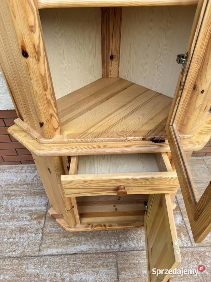 Witryna narożna drewniana sosnowa rogówka regał Sulbiny