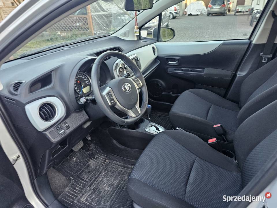 Toyota Yaris l 2013r l 40 000 l 15 hybryda l 100 Wieluń