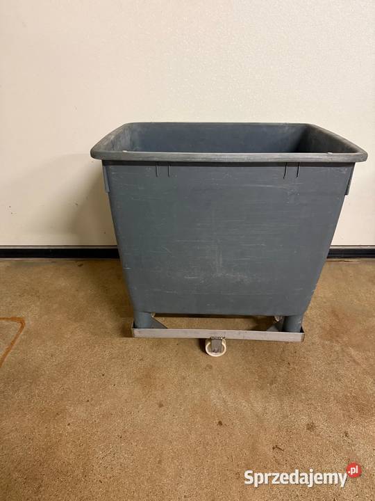 pojemnik do farszu z HDPE 210 l ze spustem Człuchów