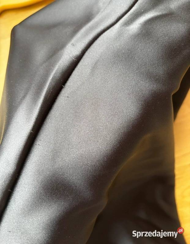 sukienka czarna z gumką i falbaną guziczki Szczecin sprzedam