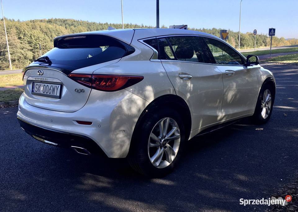 Sprzedam INFINITI Q30 16 122 2016r bezwypadkowy biały śląskie Imielin