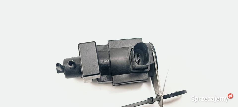 ELEKTROZAWÓR AUDI A8 D3 057906630A osobowe Pozostałe Lipno