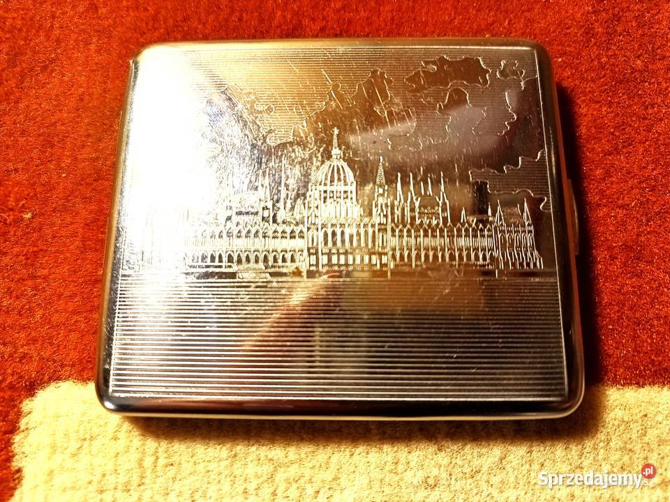 Papierośnica metalowa z wizerunkie Wronki