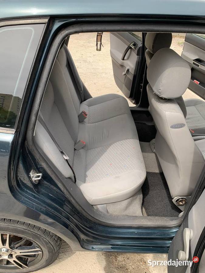 Prywatny samochód w stanie technicznym Rok produkcji 2001 Warszawa sprzedam