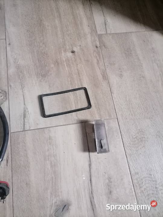 Lampka oświetlenia wnętrza polonez lada Łatanice