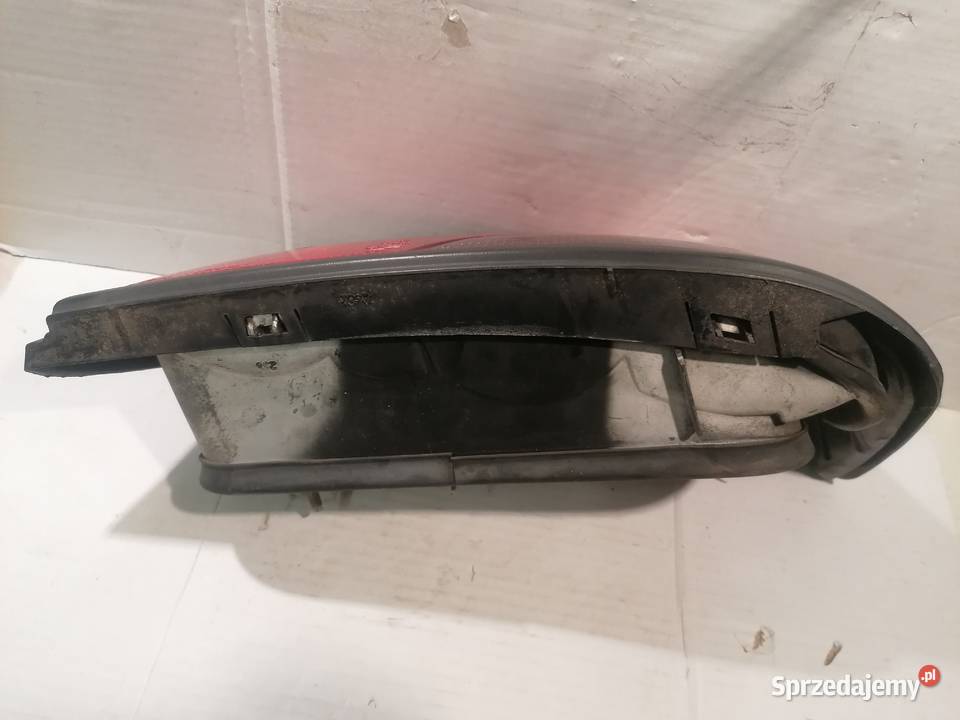 lampa tył prawa Peugeot 306 r9397 Piotrków Trybunalski