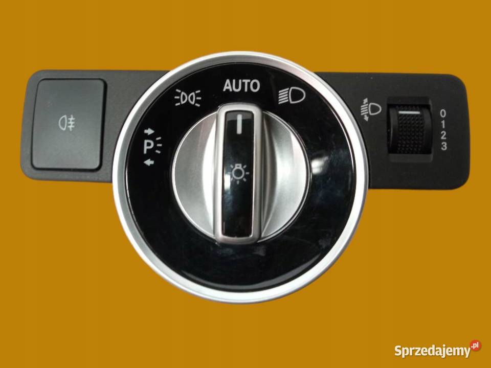 PRZEŁĄCZNIK ŚWIATEŁ A2049053103 MercedesBenz Rok produkcji 2013