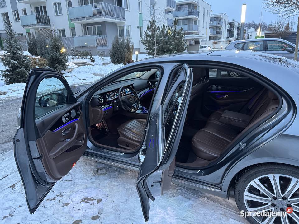 MercedesBenz E220d W213 Virtual Cockpit elektrycznie ustawiane fotele Klasa E Warszawa sprzedam
