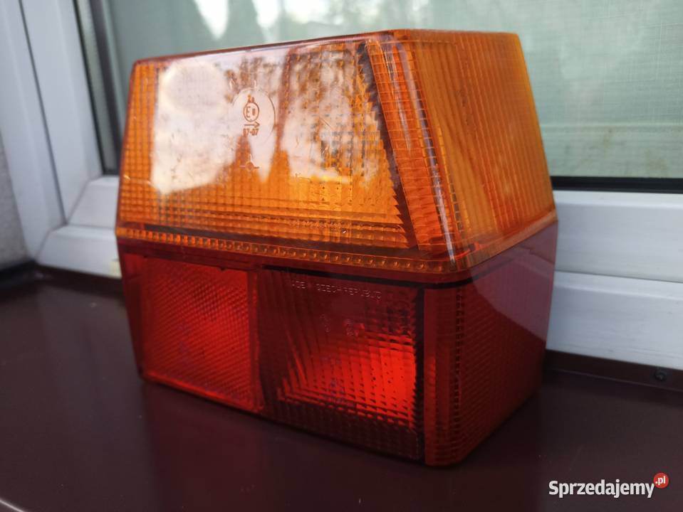 Skoda Favorit lampa tył tylna prawa narożna w