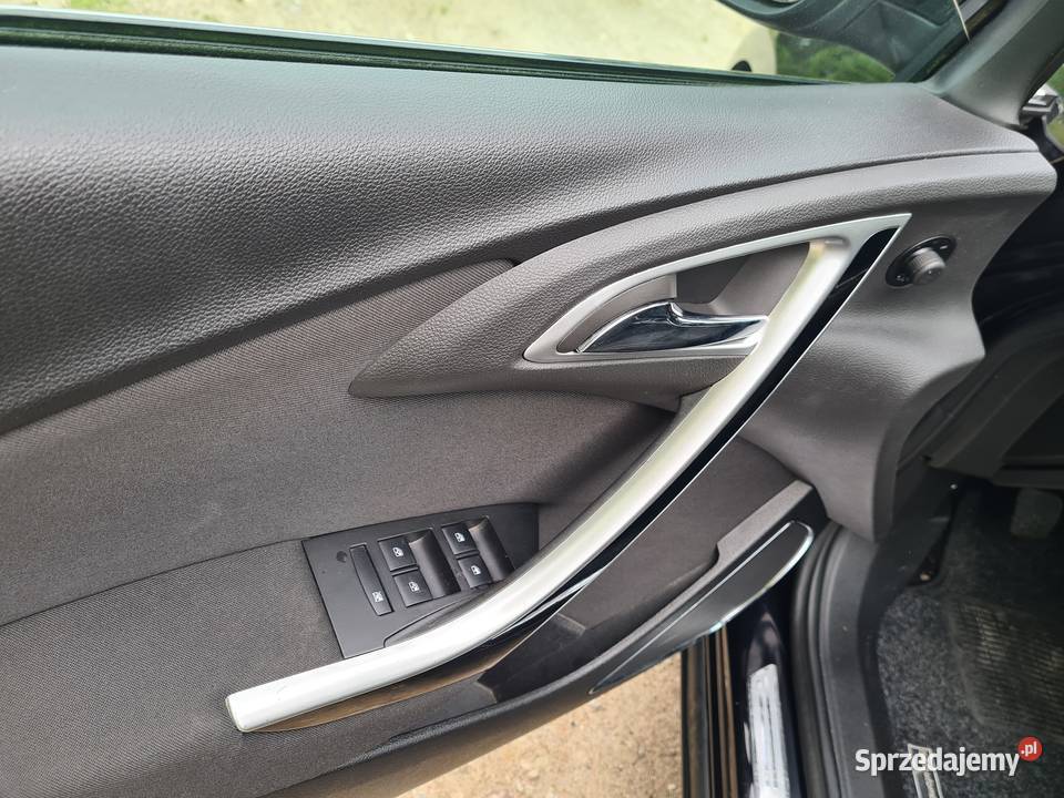 Opel Astra J 16 benzyna 180 Bezwypadkowy Olsztyn