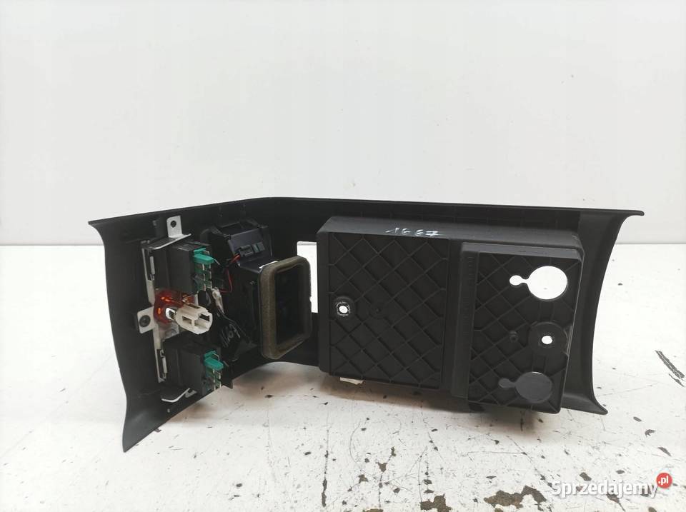 OSŁONA TUNELU PRZEŁĄCZNIK GRZANIA KANAPY Audi A6