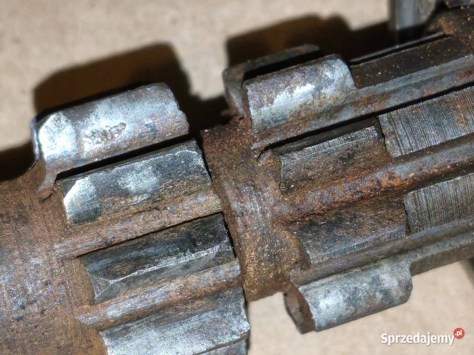 Wałek skrzyni biegów że wstecznym biegem Dniepr Leszno sprzedam