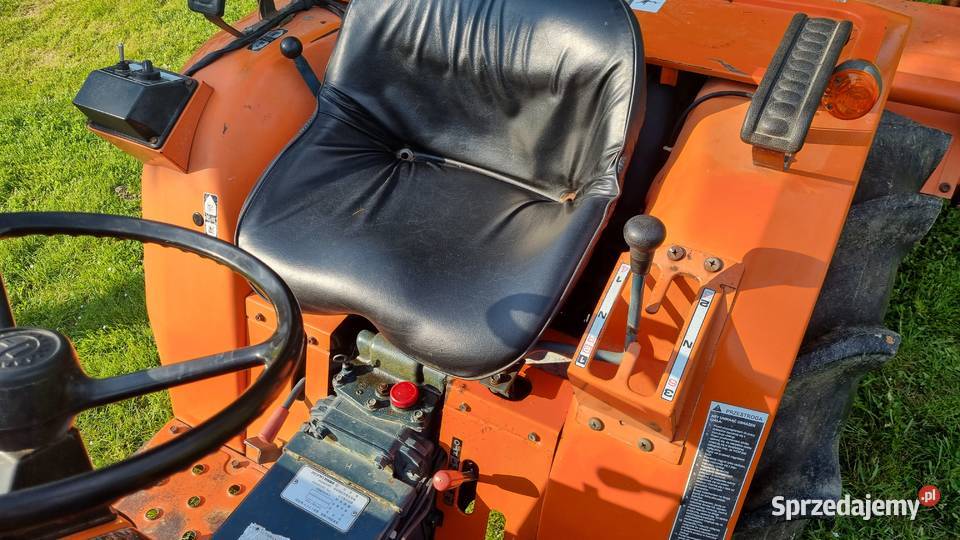 Ciągnik Kubota B1702M z glebogryzarką Bajdy