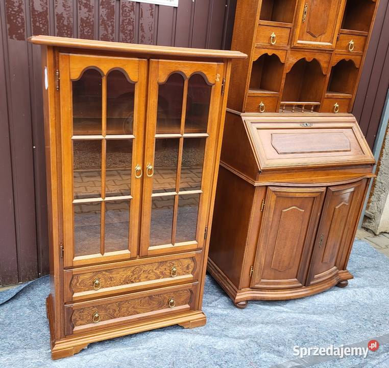 Witryna orzechowa z szufladami z Niemiec Sypniewo