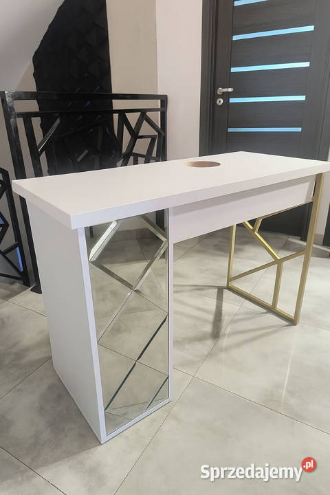 Biurko kosmetyczne manicure z lustrem fazowanym Sierakowice