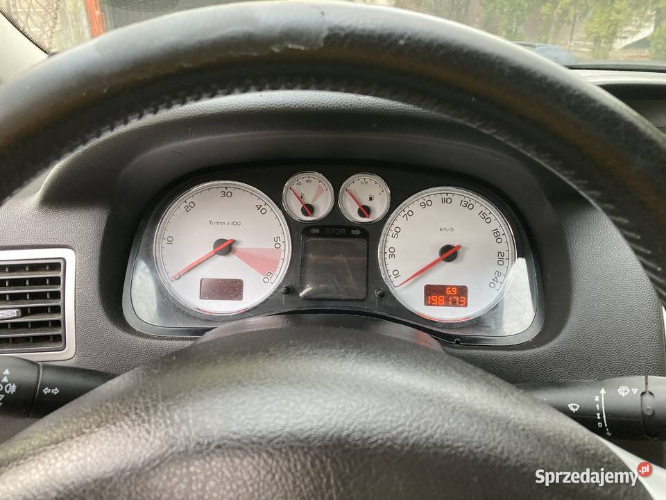 Peugeot 307 CC benzynagaz 2004 19973 136 autoalarm Konin