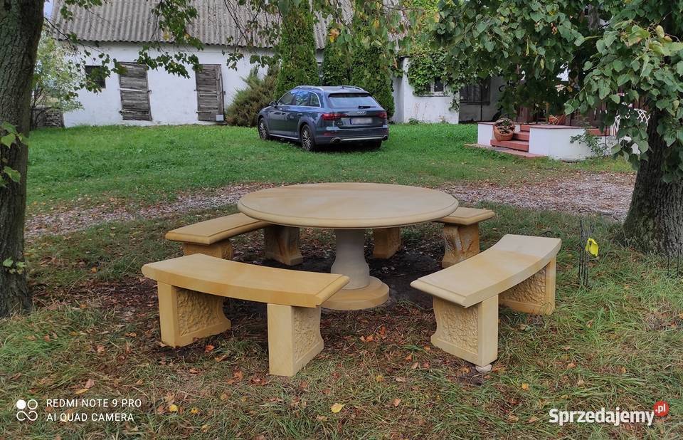 Stół z 4 ławkami z piaskowca naturalny kamień